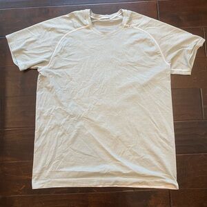 Lululemon metal vent tech short sleeve shirt (men’s size large)